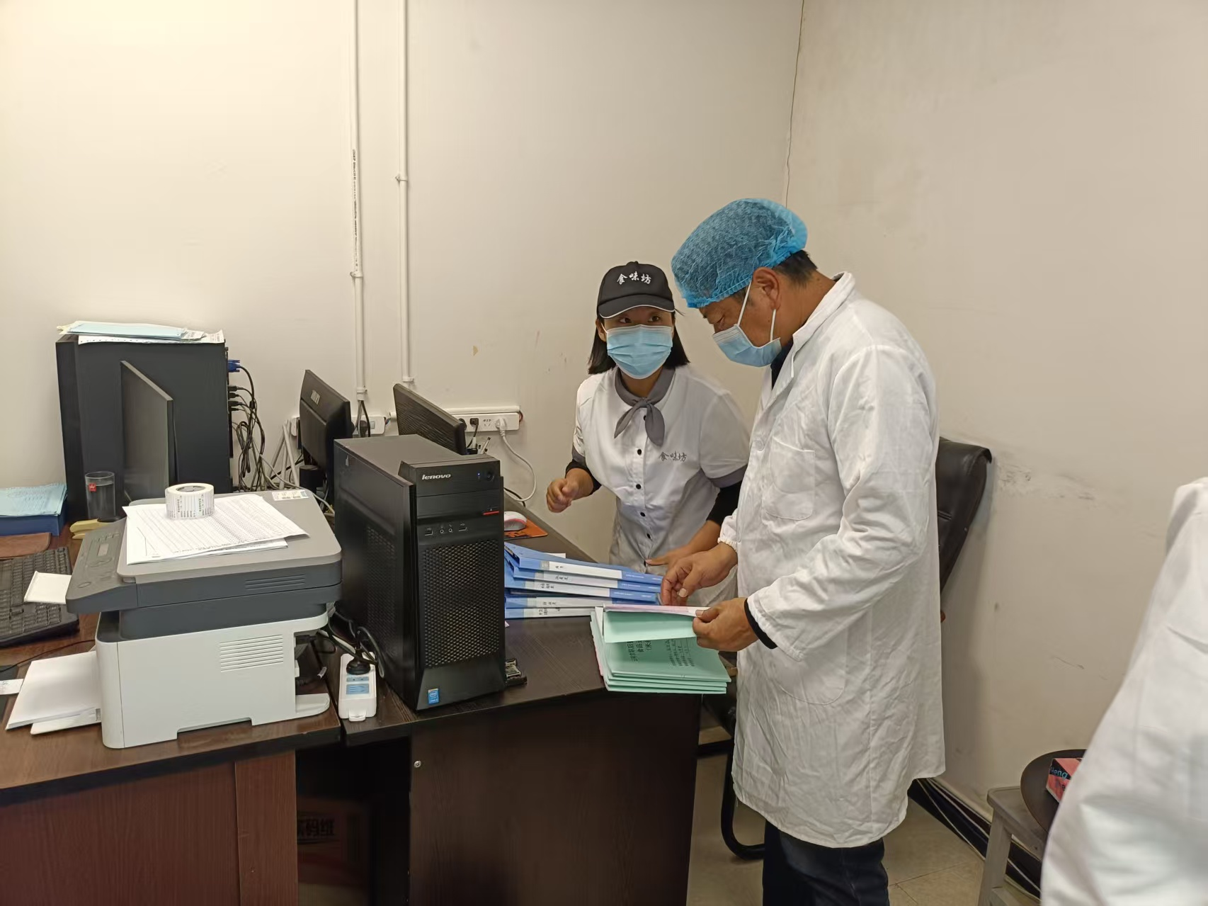 纪委书记柳勇同志带队深入食堂开展专项检查